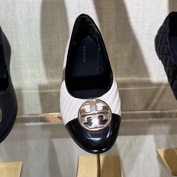 Tory Burch Shoes - Tory Burch Chelsea White Quilted Leather Ballet Shoes